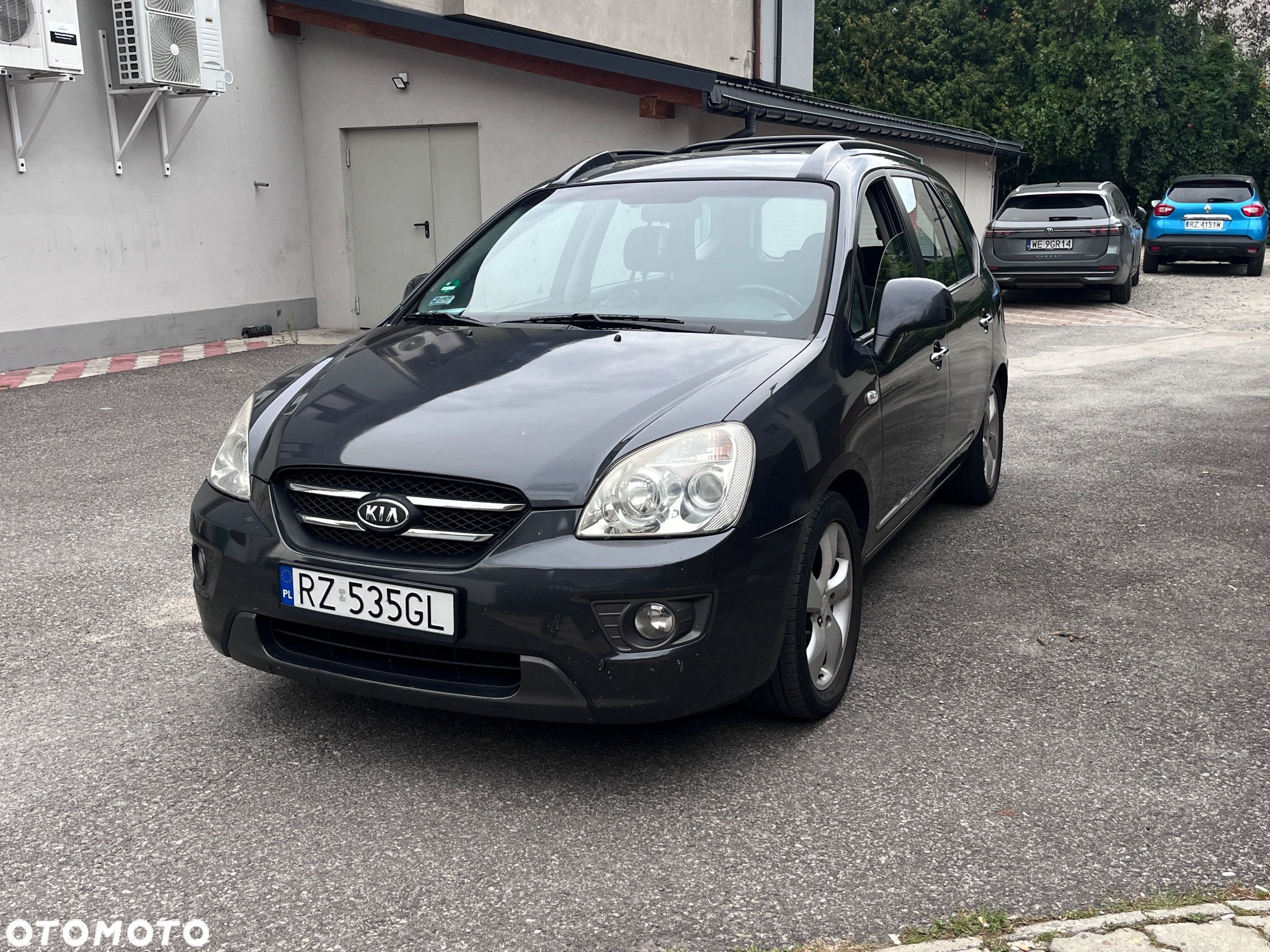 Kia Carens - 2