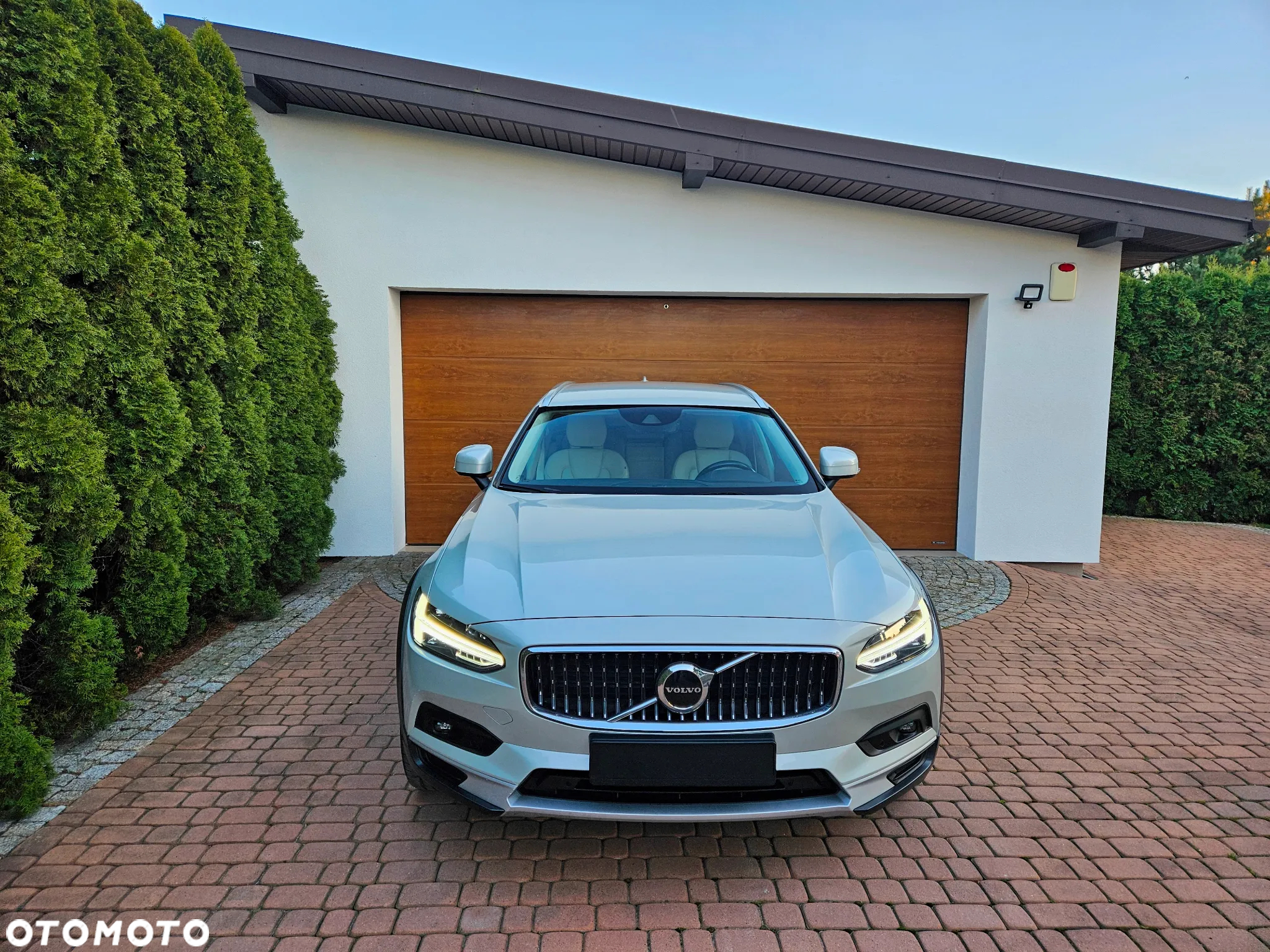 Volvo V90 Cross Country - 4
