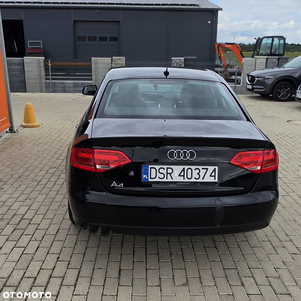 Audi A4 Limousine - 3