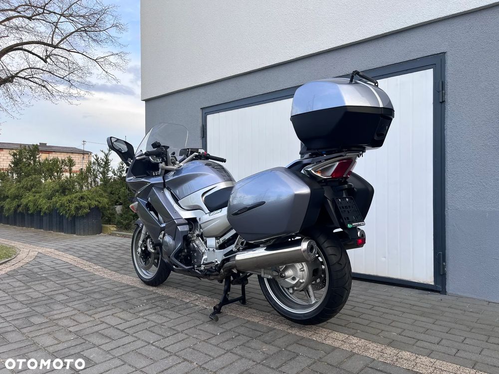 Yamaha FJR - 7