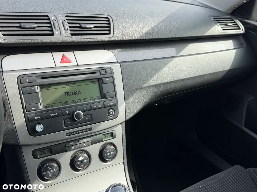 Volkswagen Passat - 33