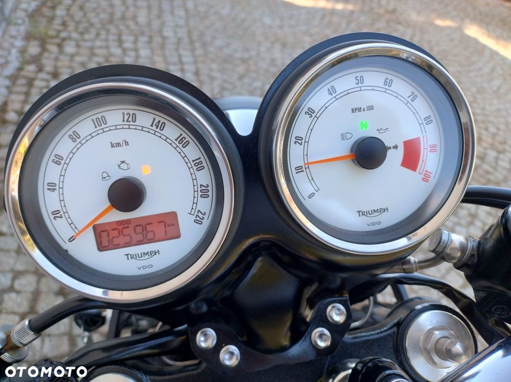 Triumph Thruxton - 28