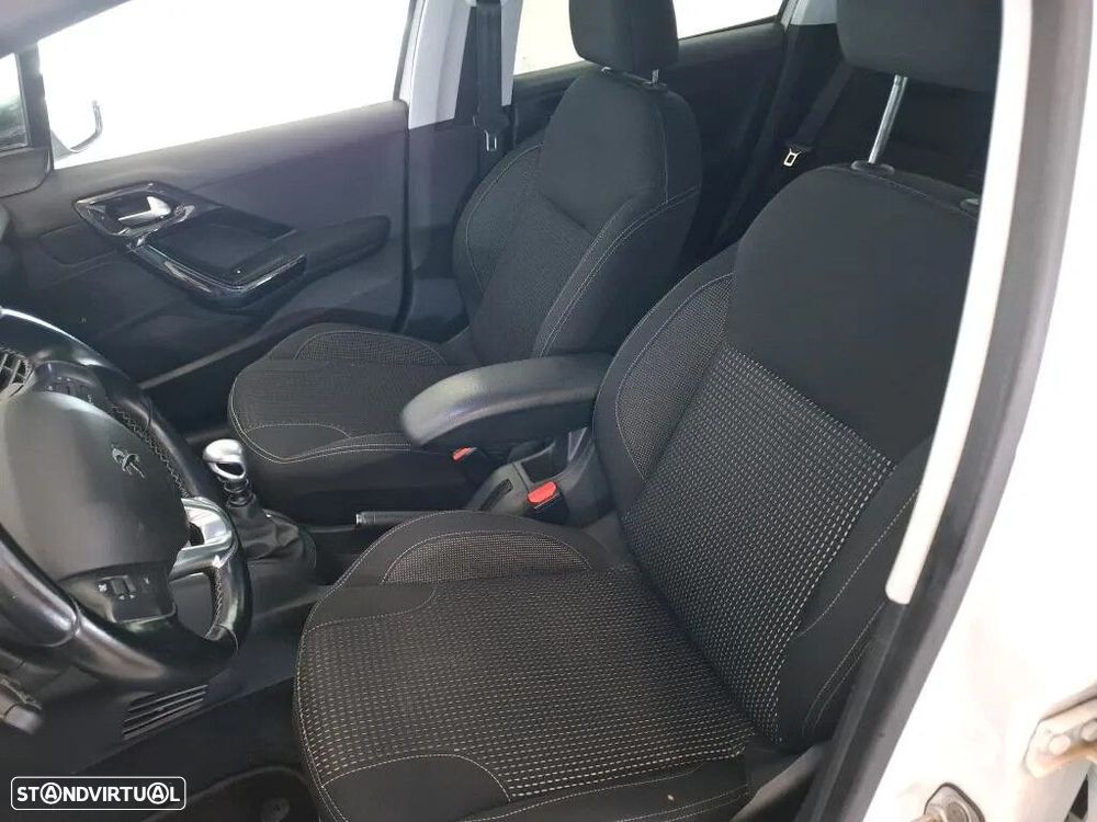 Peugeot 208 1.2 PureTech Allure - 7