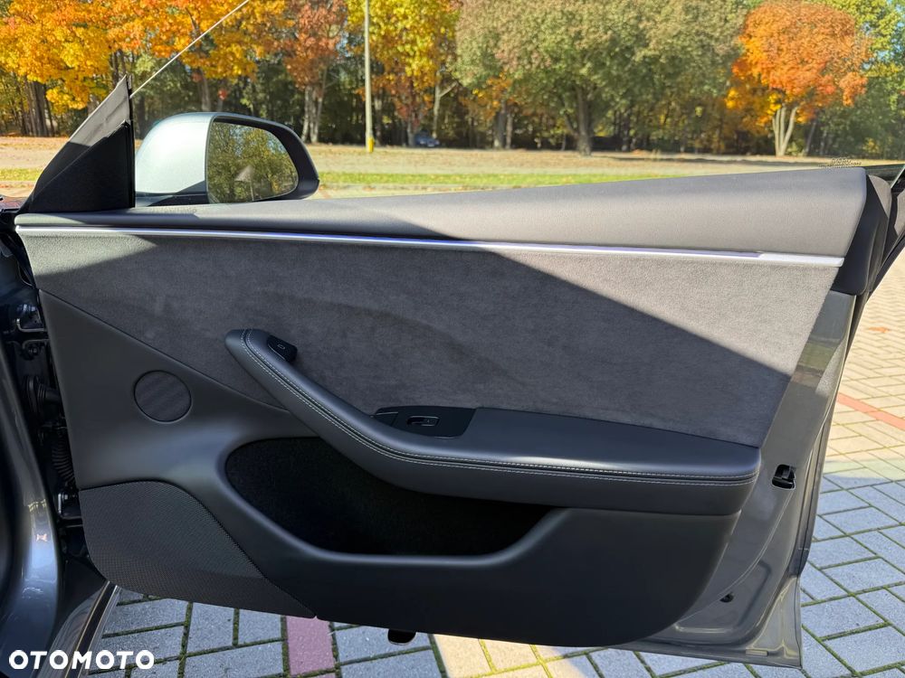 Tesla Model 3 Performance AWD - 29