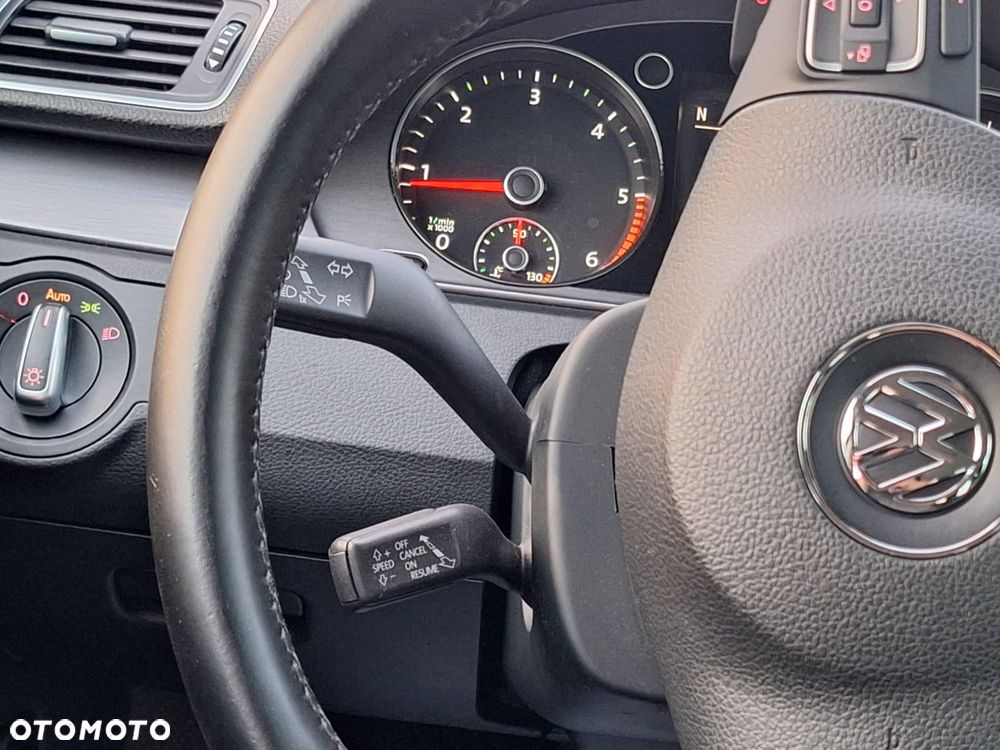 Volkswagen Passat 2.0 TDI Highline DSG - 28