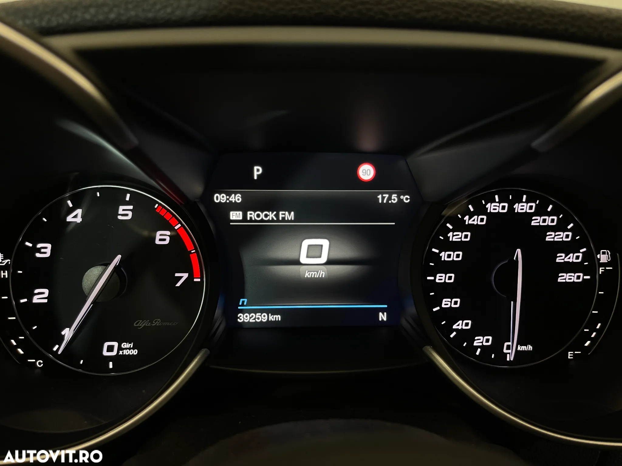 Alfa Romeo Giulia 2.0 Turbo 16V AT8-Q4 Veloce - 29