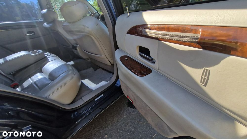 Lincoln Town Car 4.6 Signature - 26