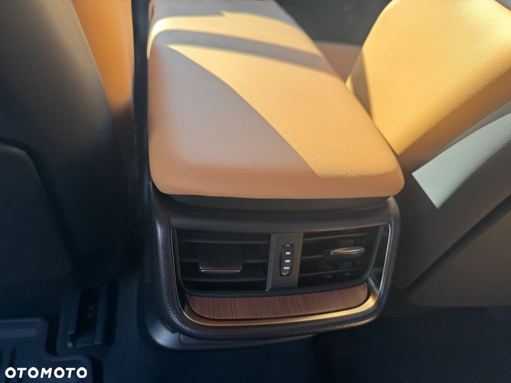 Lexus ES 300h Omotenashi - 19