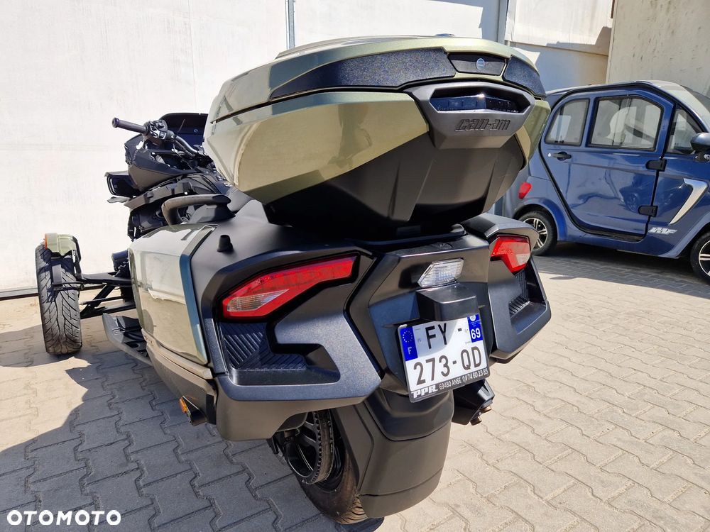 Can-Am Spyder - 23