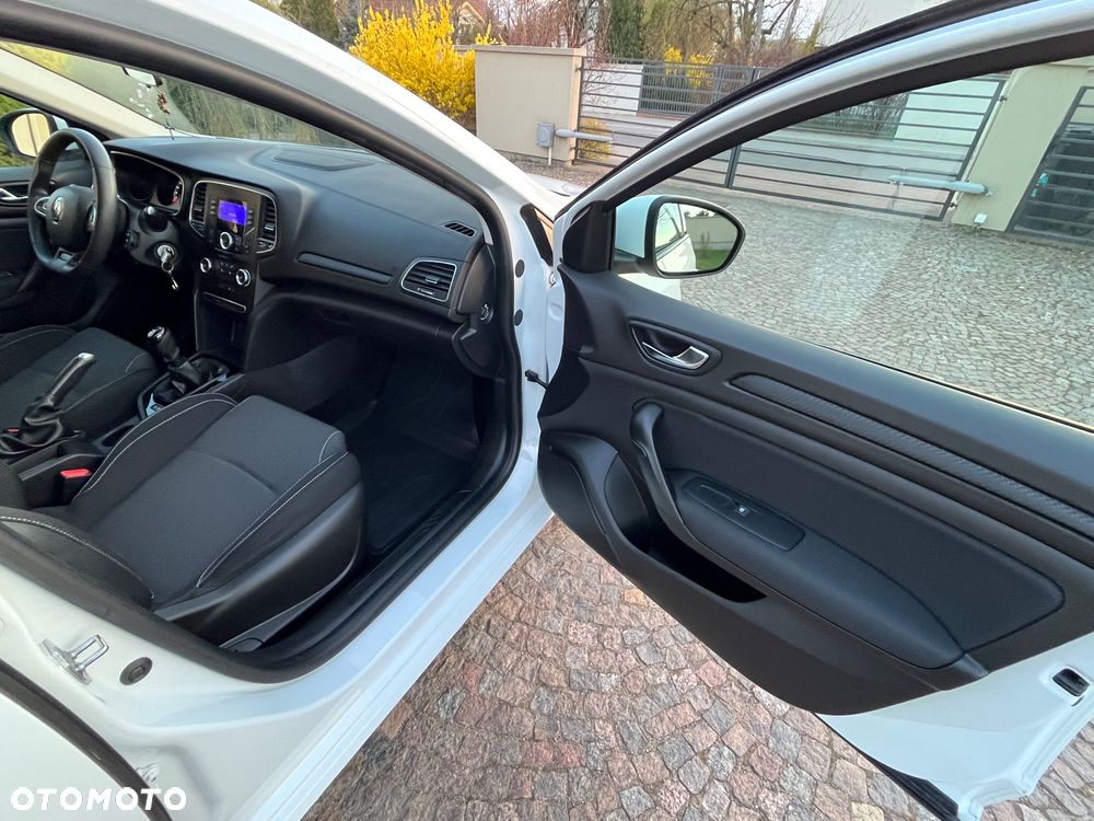 Renault Megane 1.6 SCe Life - 27