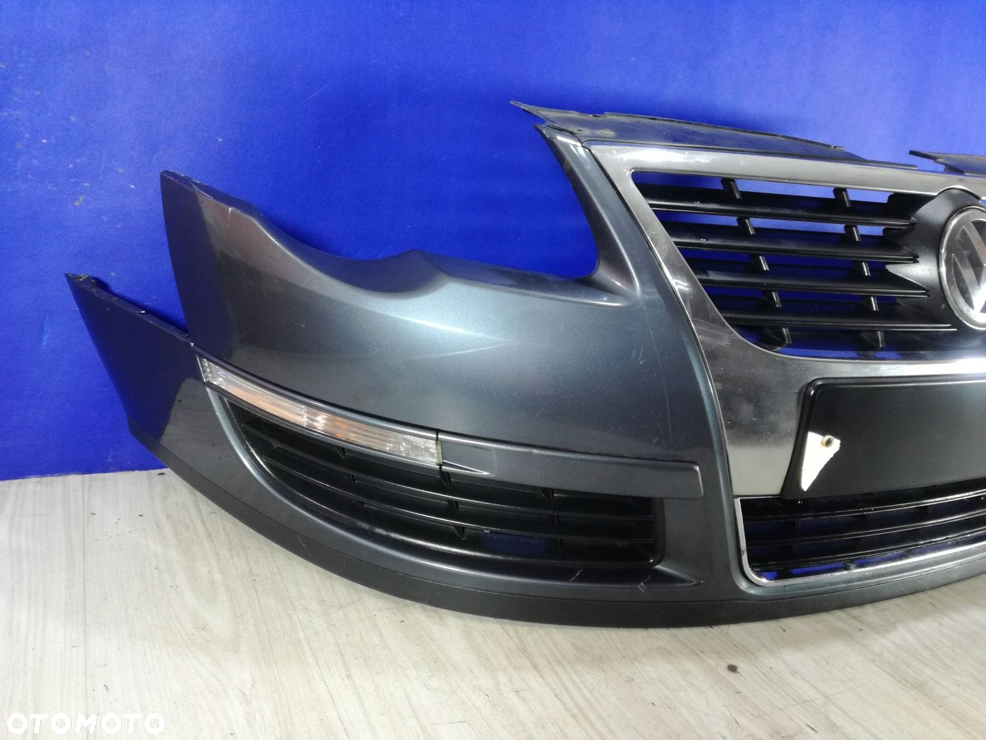 VW Passat B6 zderzak grill przód przedni 05/10 - 2