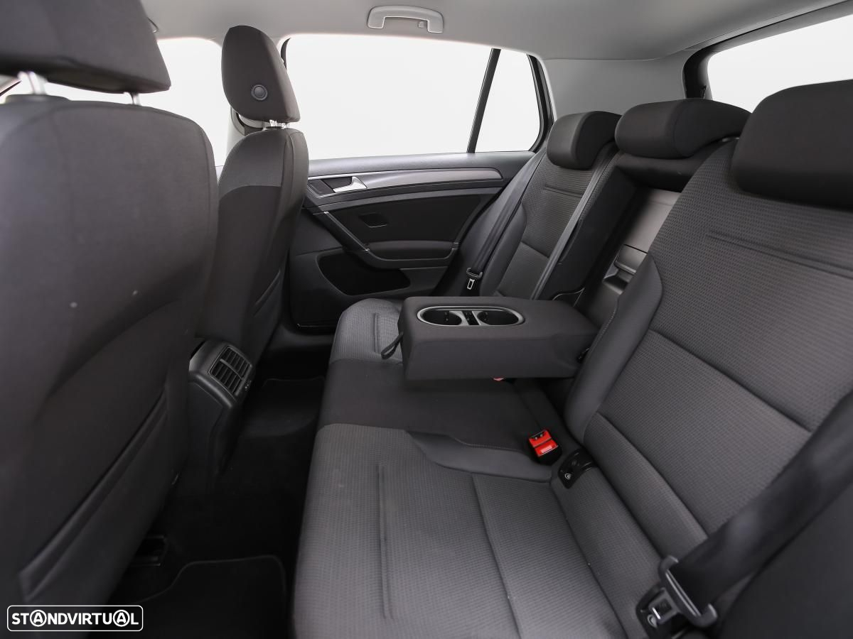 VW Golf 1.6 TDI Confortline - 12