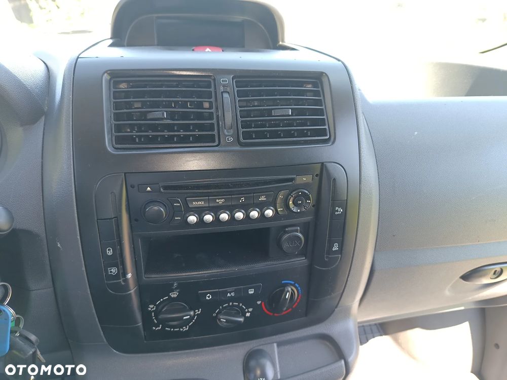 Citroën Jumpy 2.0 diesel 128 kM manual 2014 rok HAK, czujniki parkowania, ORGINALNY PRZEBIEG, sprowadzony ze Szwecji! - 29