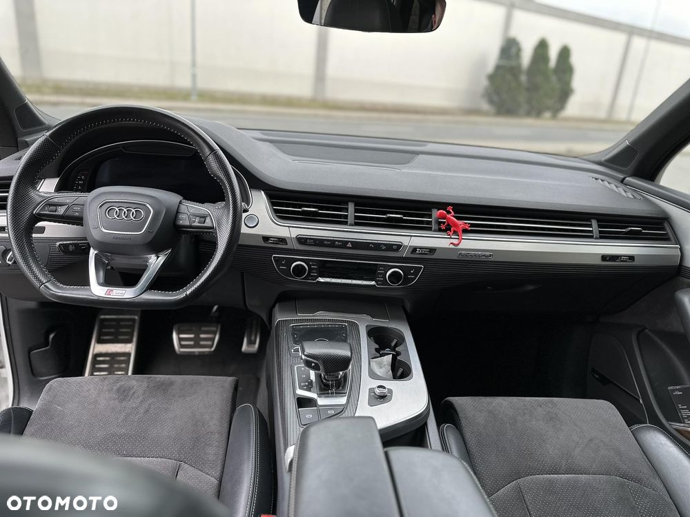 Audi Q7 - 10