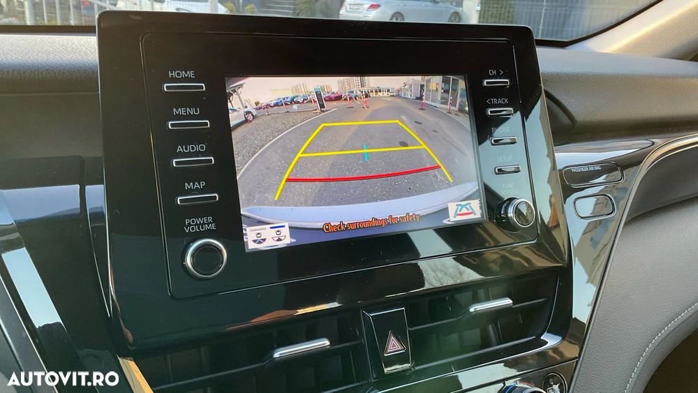 Toyota Camry 2.5 Hybrid Business - 20