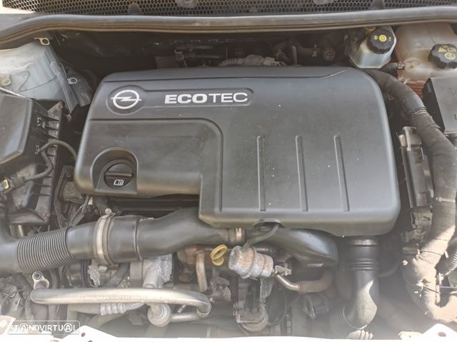 Opel Astra Sports Tourer 1.7 CDTI DPF ecoFLEX S&S Sport - 29