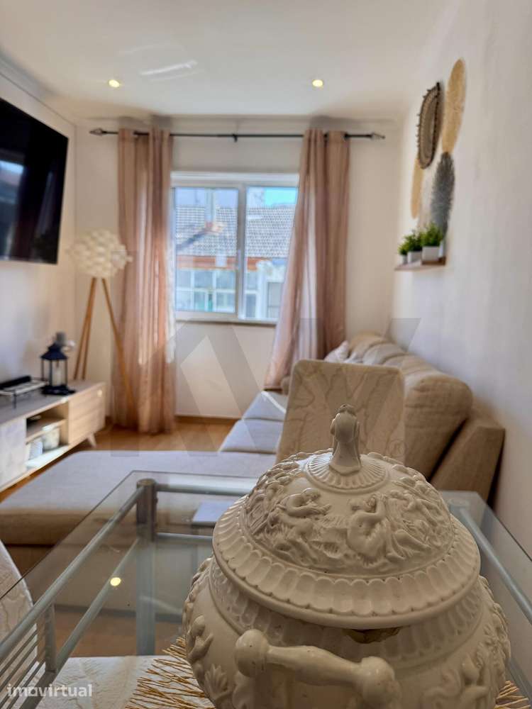 Apartamento T1 transformado em T2 - Renovado - Alto Seixalinho - Barre - Grande imagem: 3/16