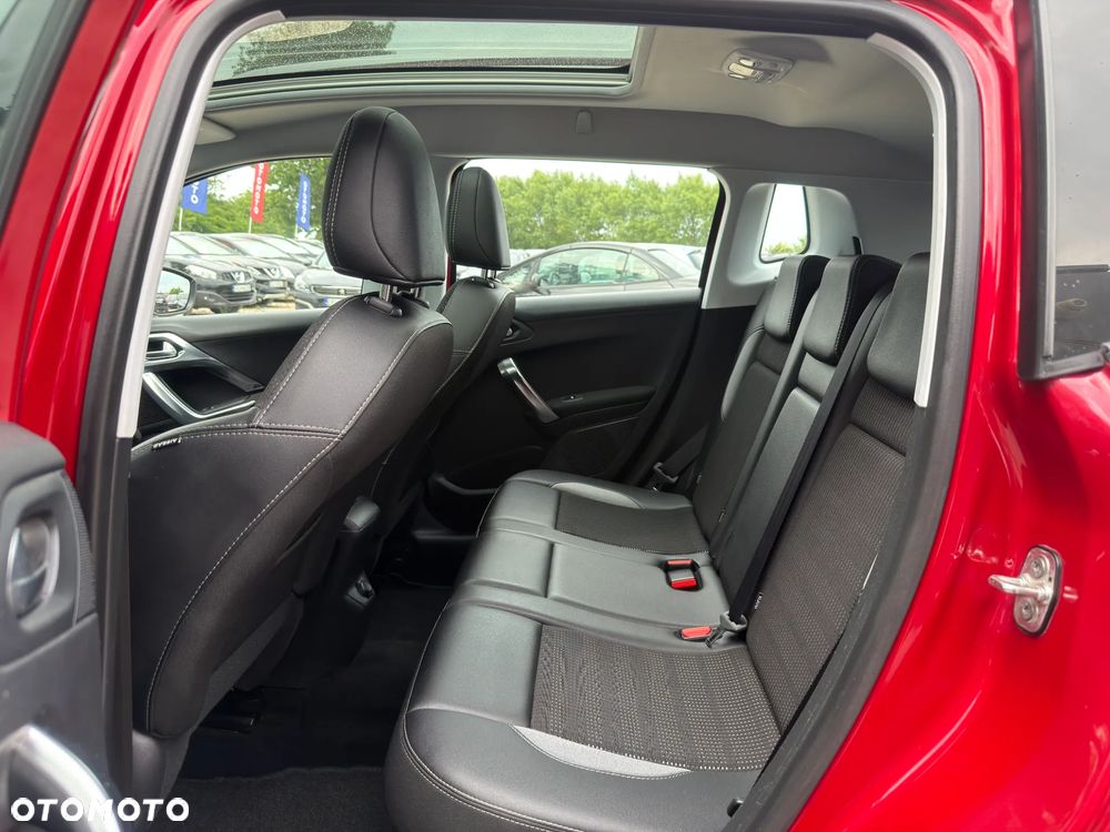 Peugeot 2008 1.2 Pure Tech GPF Allure S&S - 30
