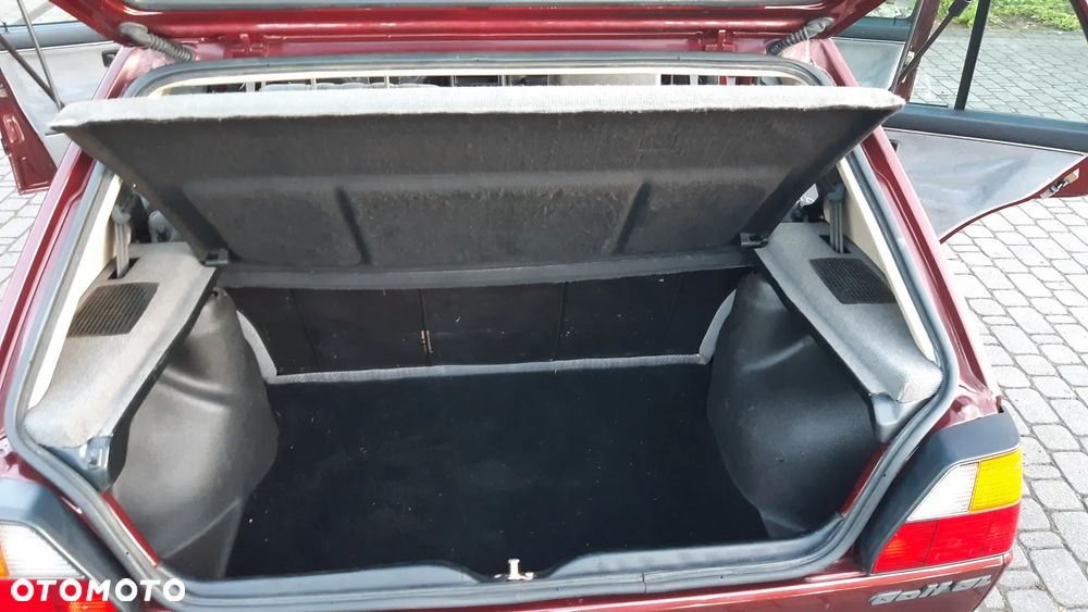 Volkswagen Golf 1.8 GL - 11