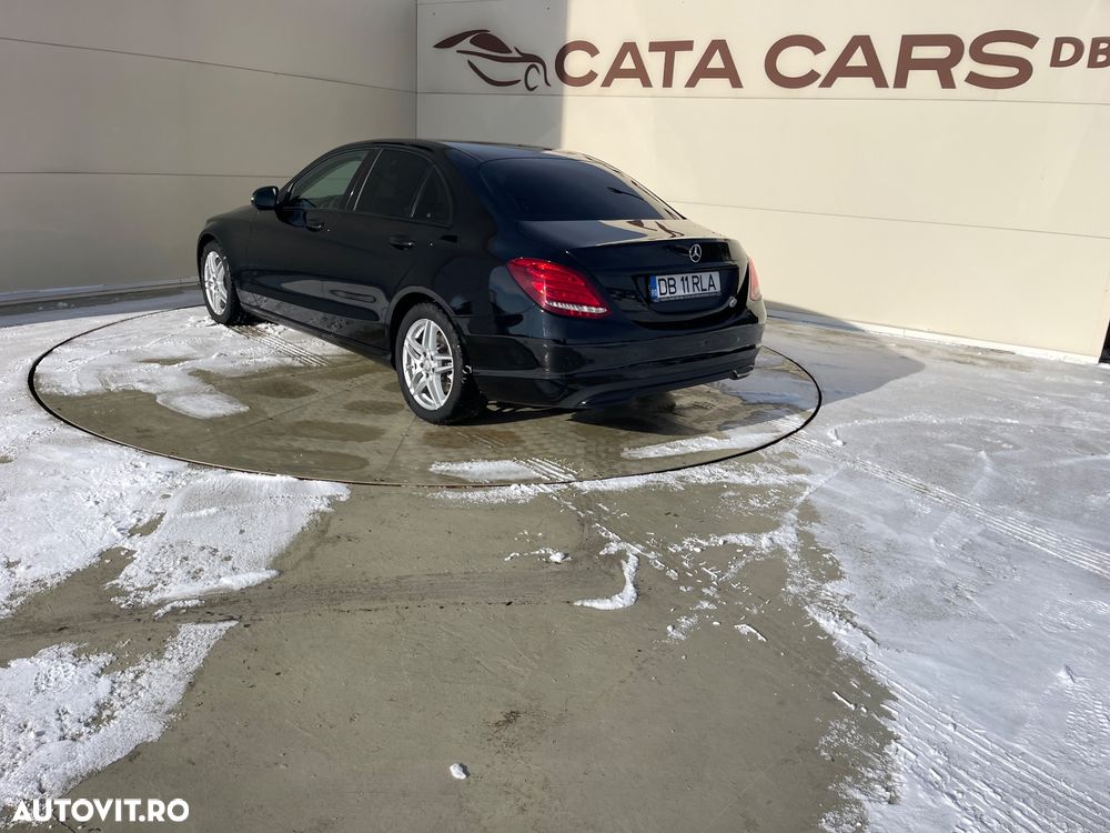 Mercedes-Benz C - 12