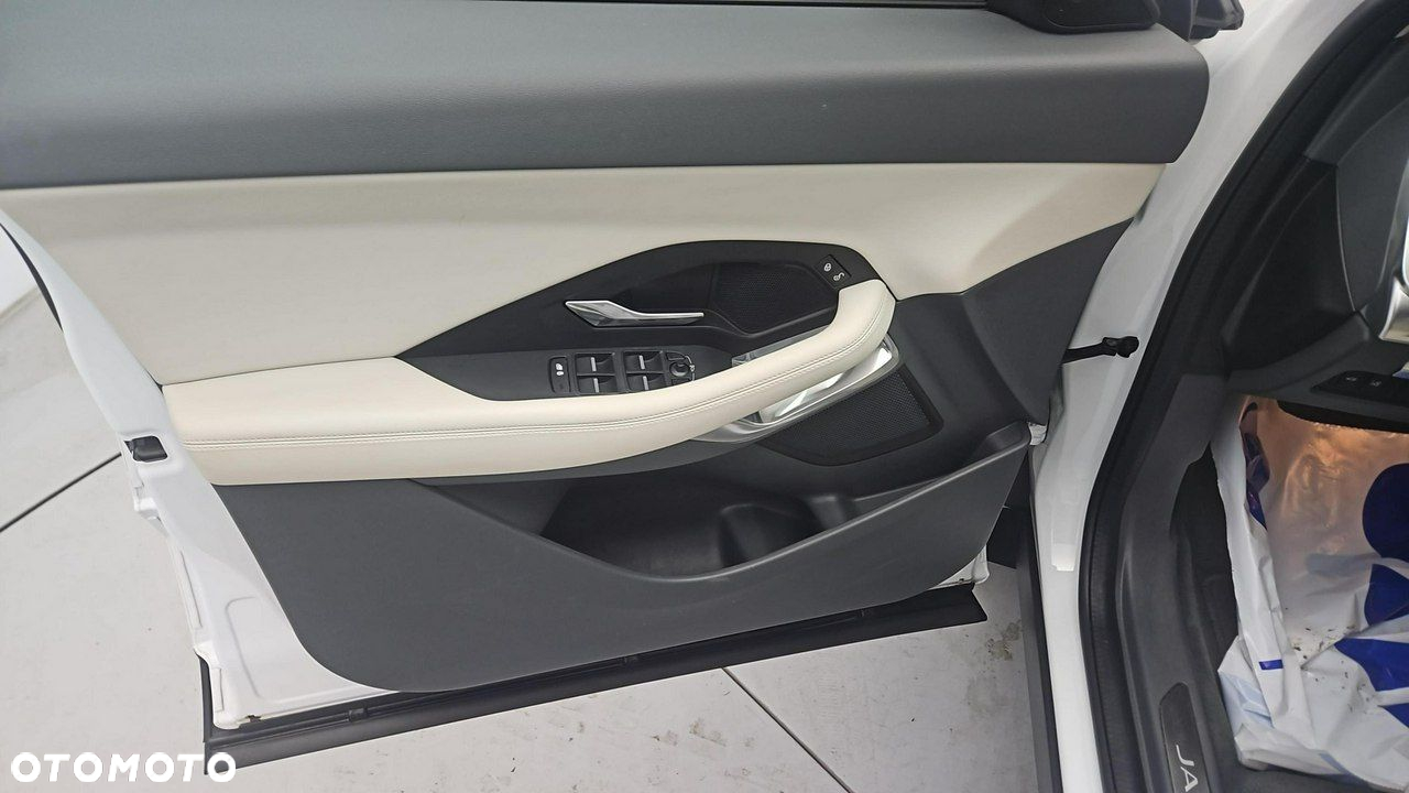 Jaguar E-Pace 2.0 i4D AWD S - 10