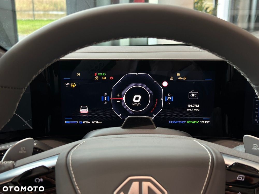 MG Cyberster 77kWh AWD Czarny Dach - 17