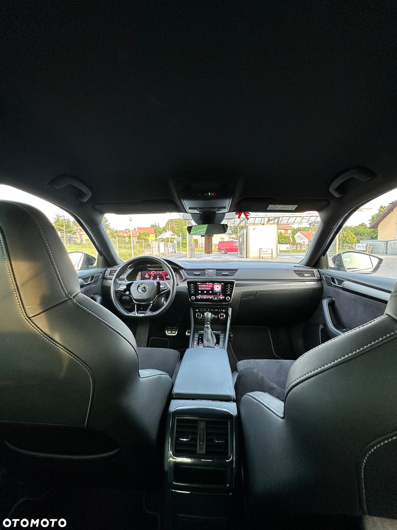 Skoda Superb 2.0 TDI DSG Sportline - 23