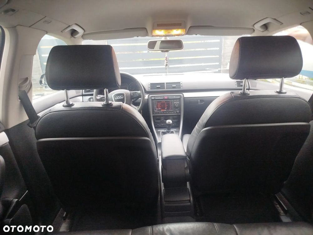 Audi A4 Avant 2.0 TDI - 9