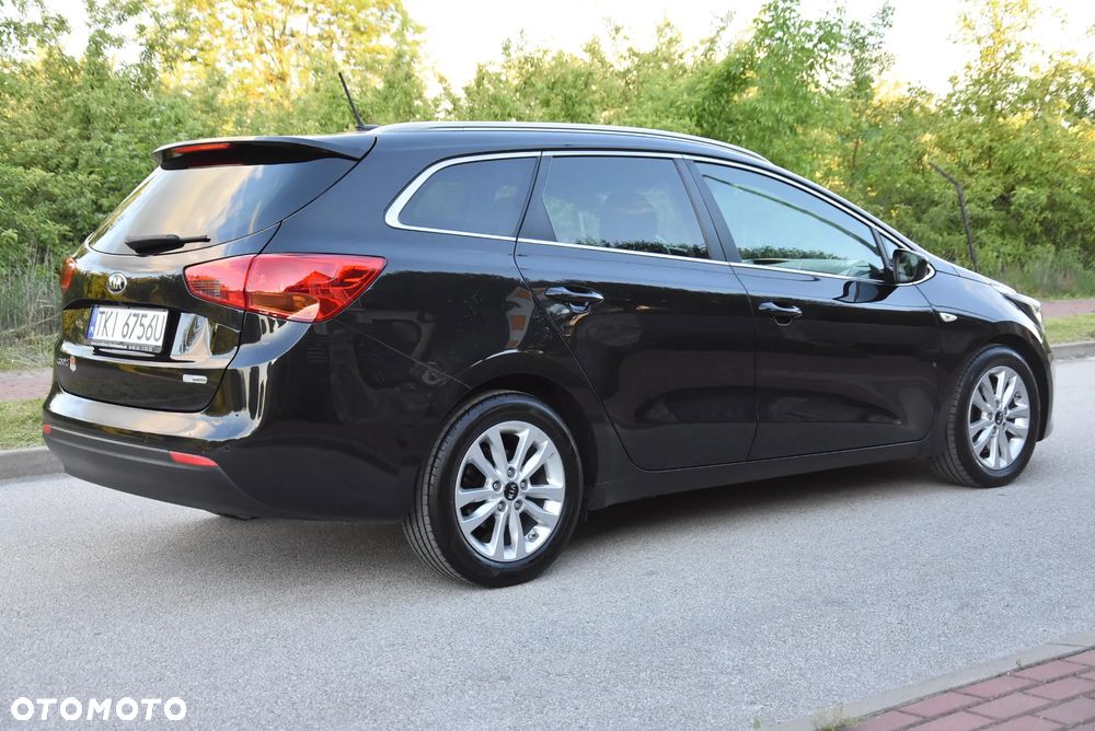 Kia Ceed 1.6 GDI ISG Dream-Team Edition - 11
