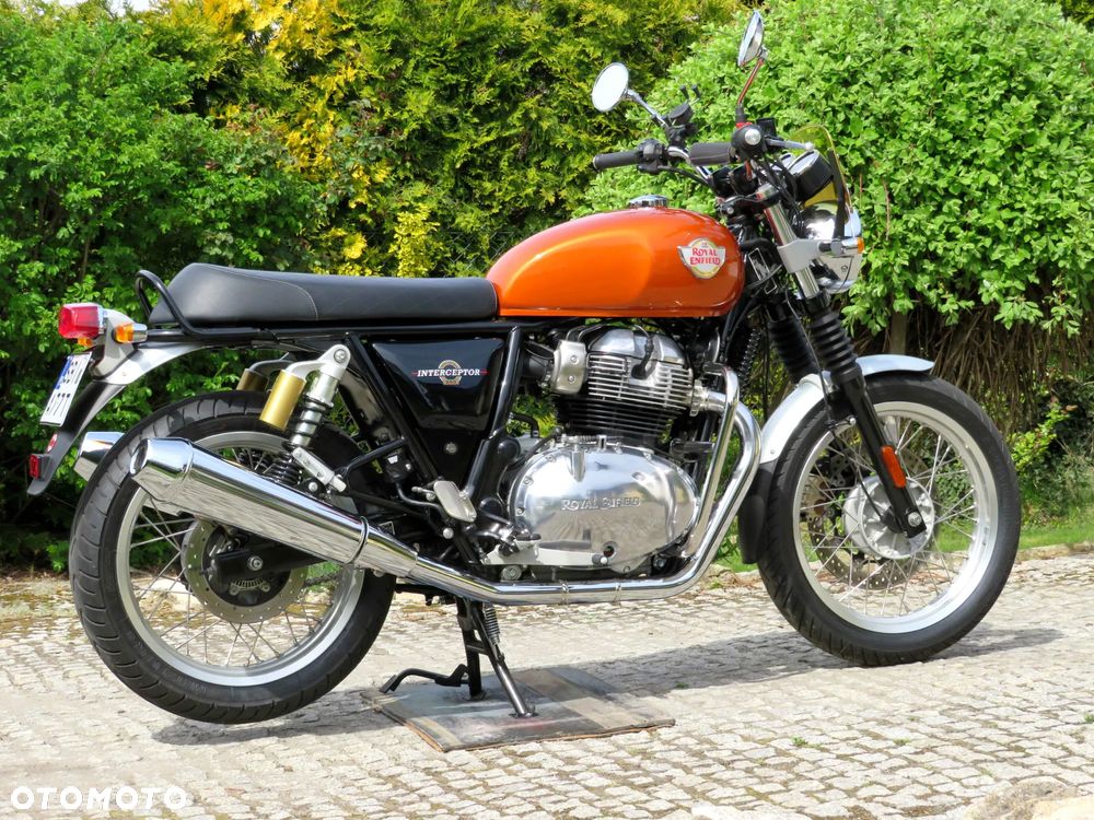 Royal Enfield Interceptor - 2