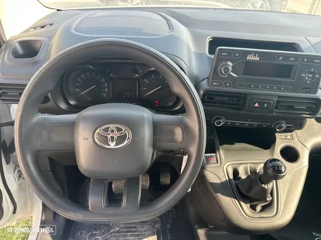 Toyota PROACE CITY 3 LUG. - 10