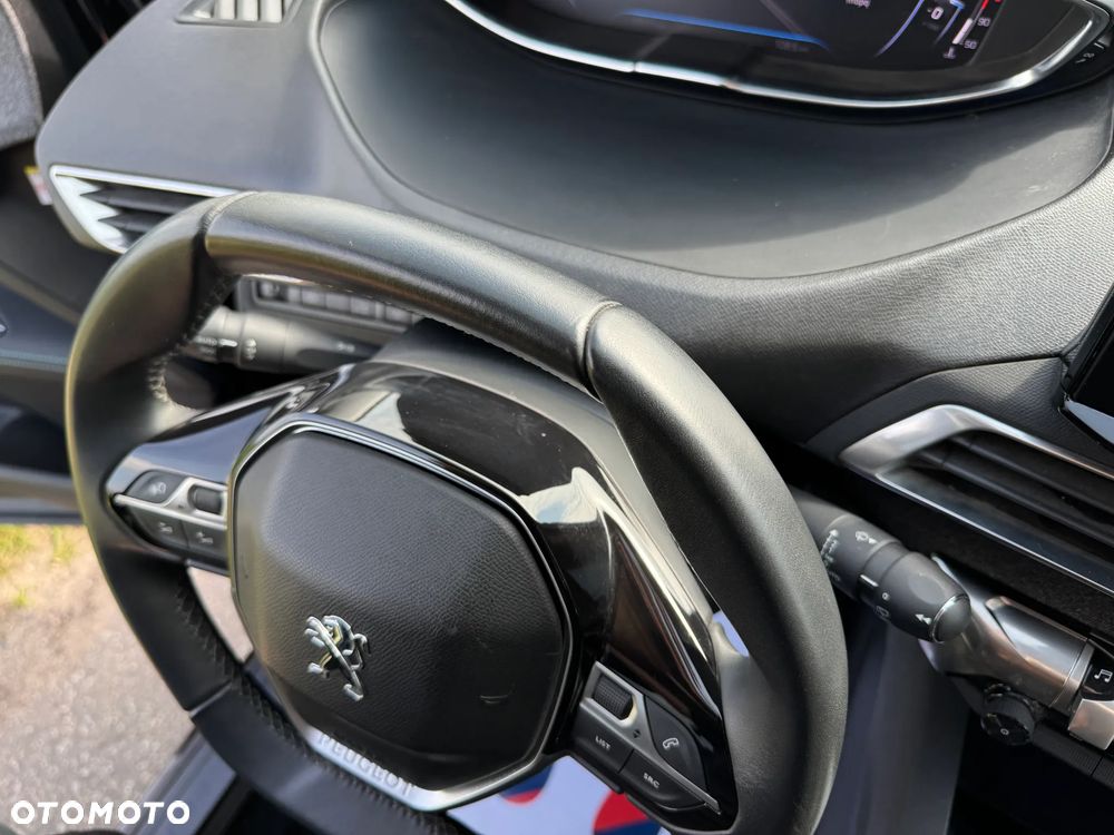 Peugeot 3008 1.2 PureTech Allure S&S - 35