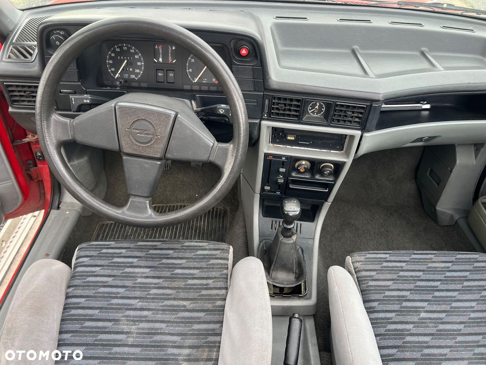 Opel Kadett 1.6 - 7