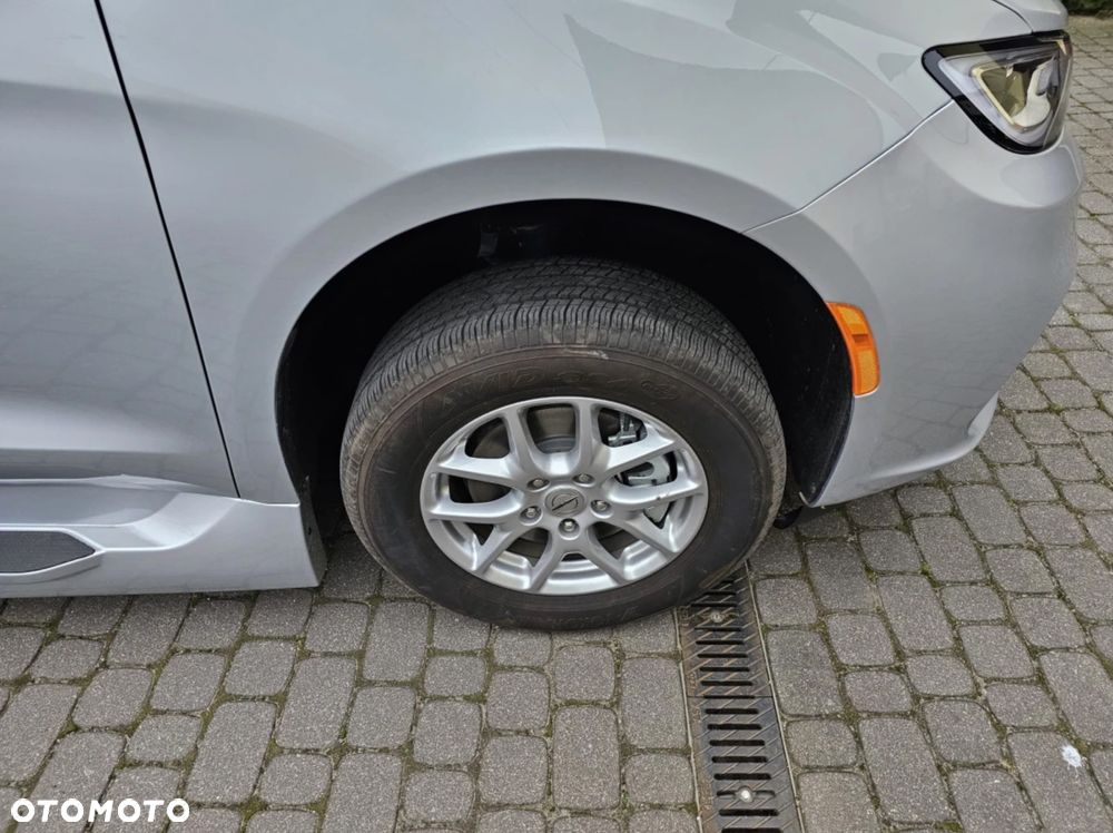 Chrysler Pacifica - 7