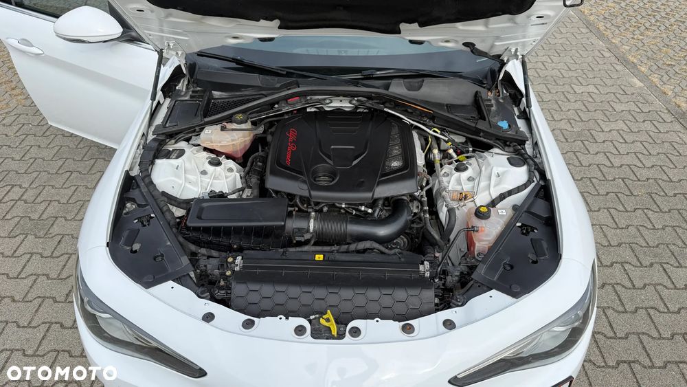 Alfa Romeo Giulia 2.0 Turbo 16V AT8 Veloce - 18