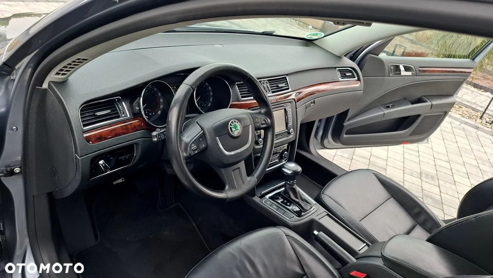 Skoda Superb 2.0 TDI Green tec DSG L&K - 10