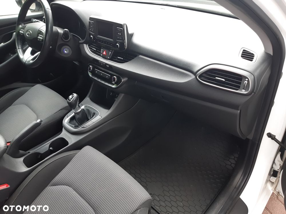 Hyundai i30 1.4 Classic + - 14