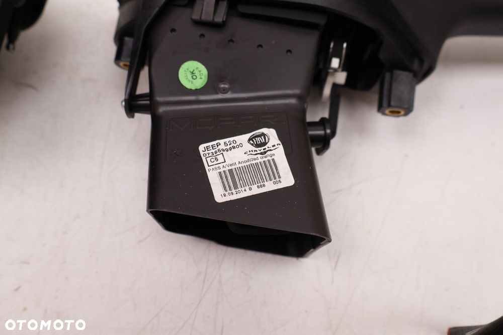JEEP RENEGADE OBUDOWA LICZNIKA KRATKI WENTYLACYJNE 7355999800, 735600085 - 6