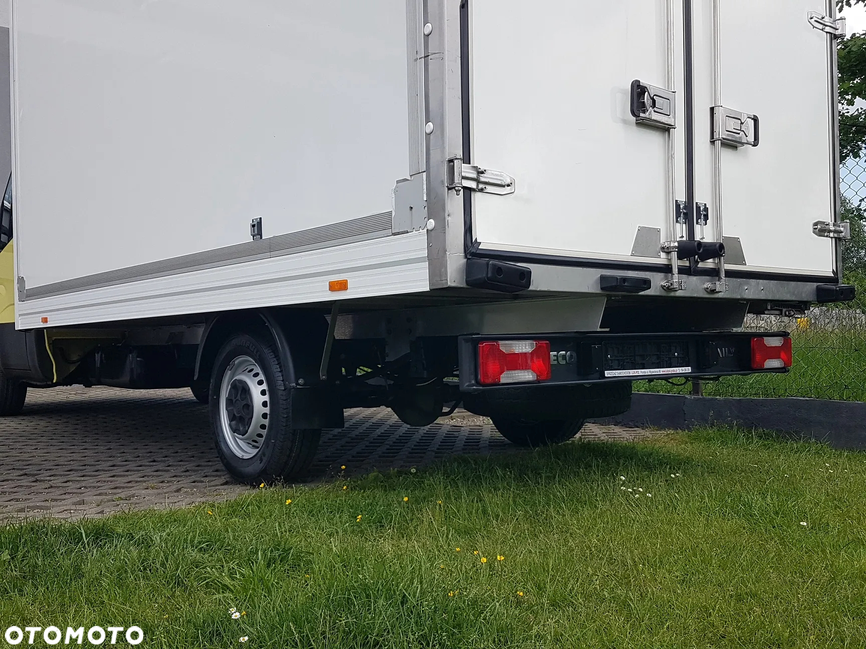 Iveco Daily 8EP KONTENER 4,14x2,21x2,20 KLIMA MANUAL KRAJOWY DMC 3500KG - 26