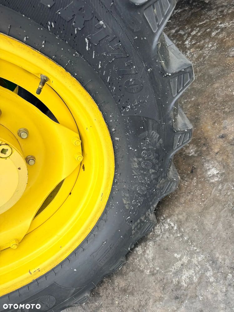 John Deere 6140R - 22