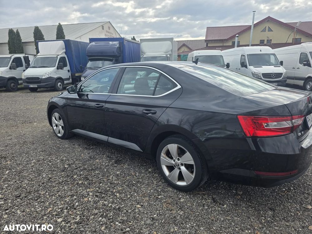 Skoda Superb 2.0 TDI Ambition - 10