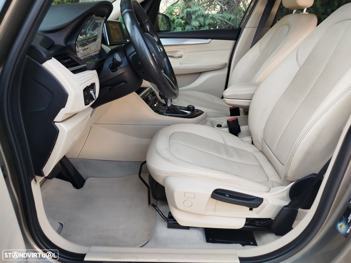 BMW 216 Active Tourer d Line Luxury Auto - 26