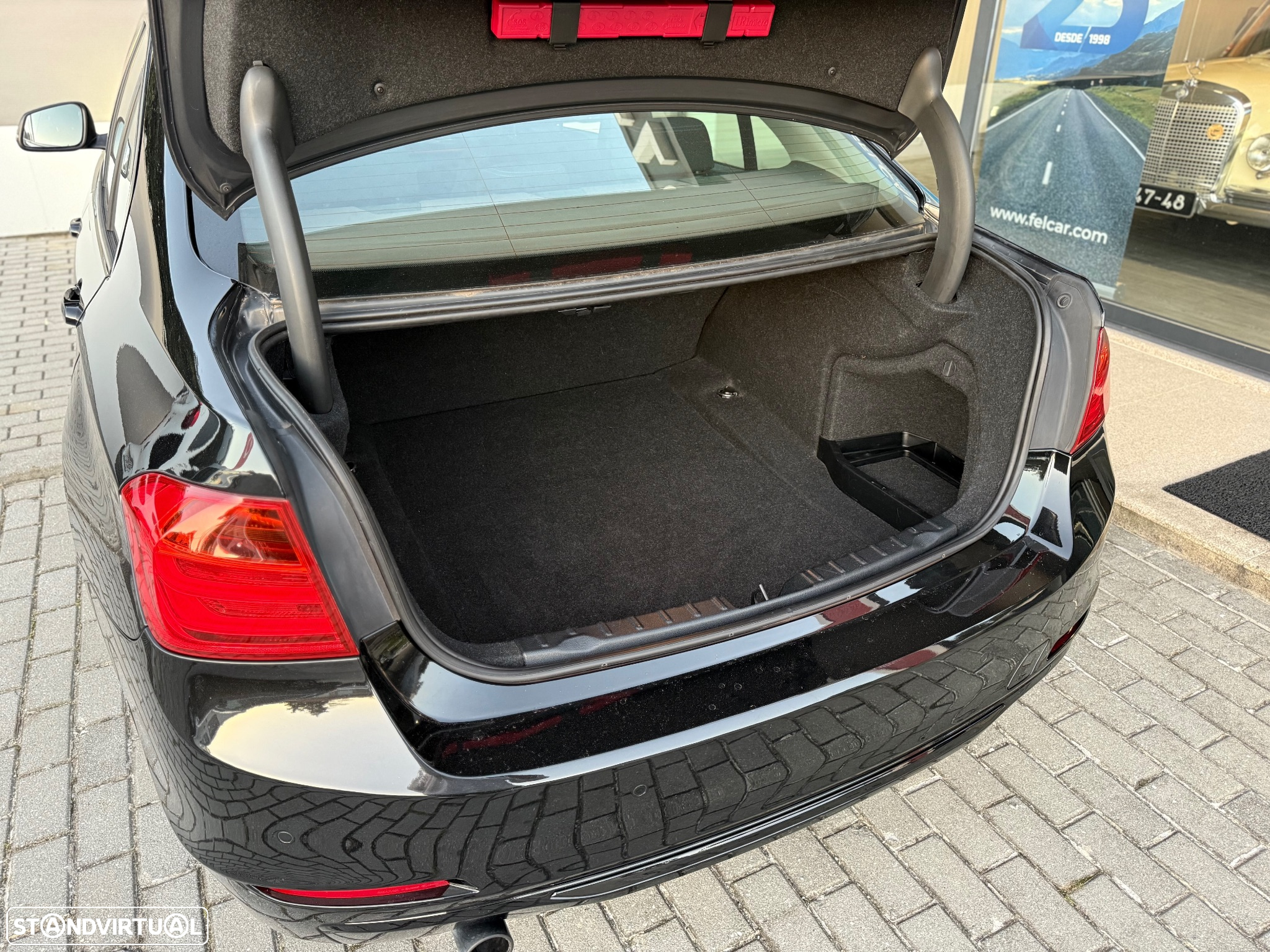 BMW 320 d EfficientDynamics Line Sport - 19