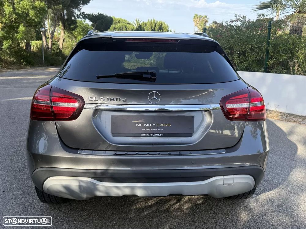 Mercedes-Benz GLA 180 d Urban Aut. - 16
