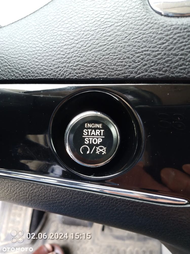 Chrysler Town & Country - 11
