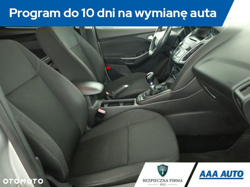 Ford Focus SW - 9