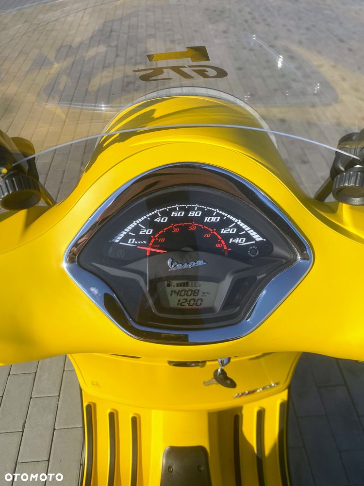 Vespa GTS - 16