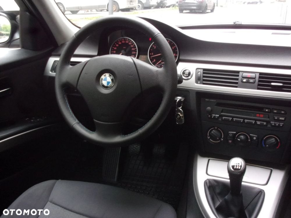 BMW Seria 3 - 24