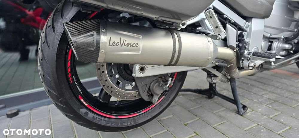 Yamaha FJR - 19