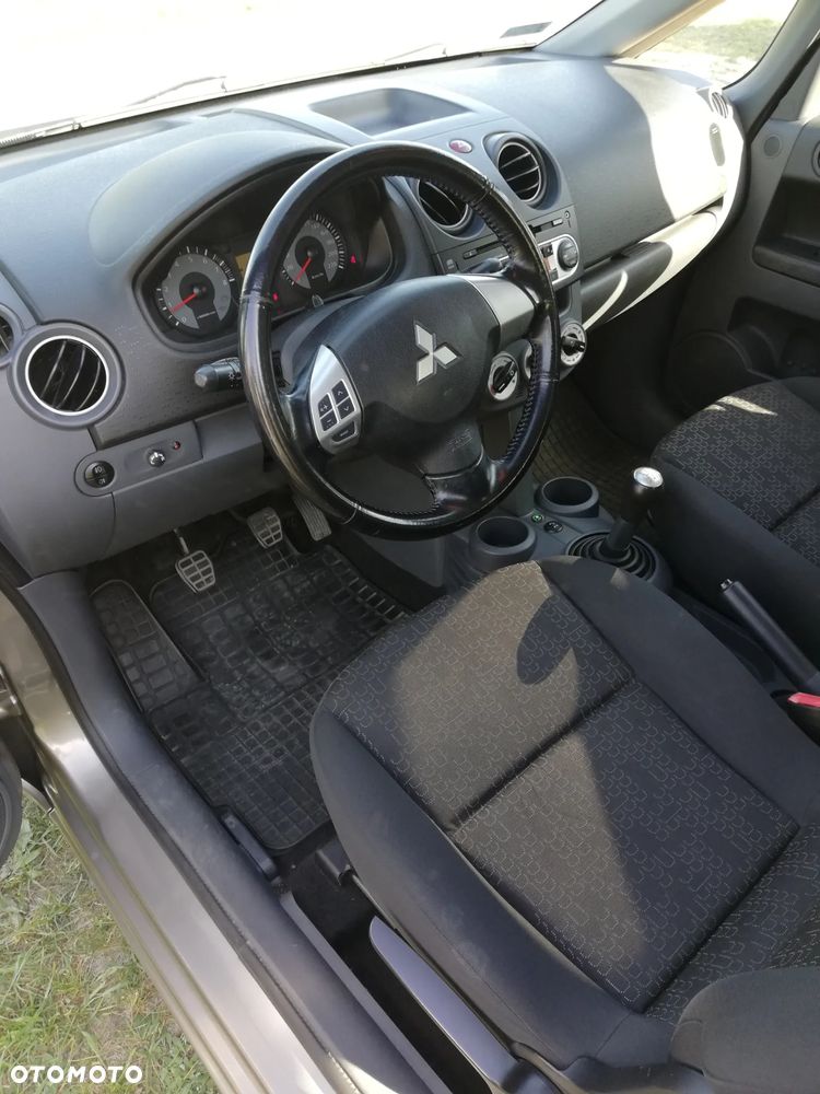 Mitsubishi Colt - 11